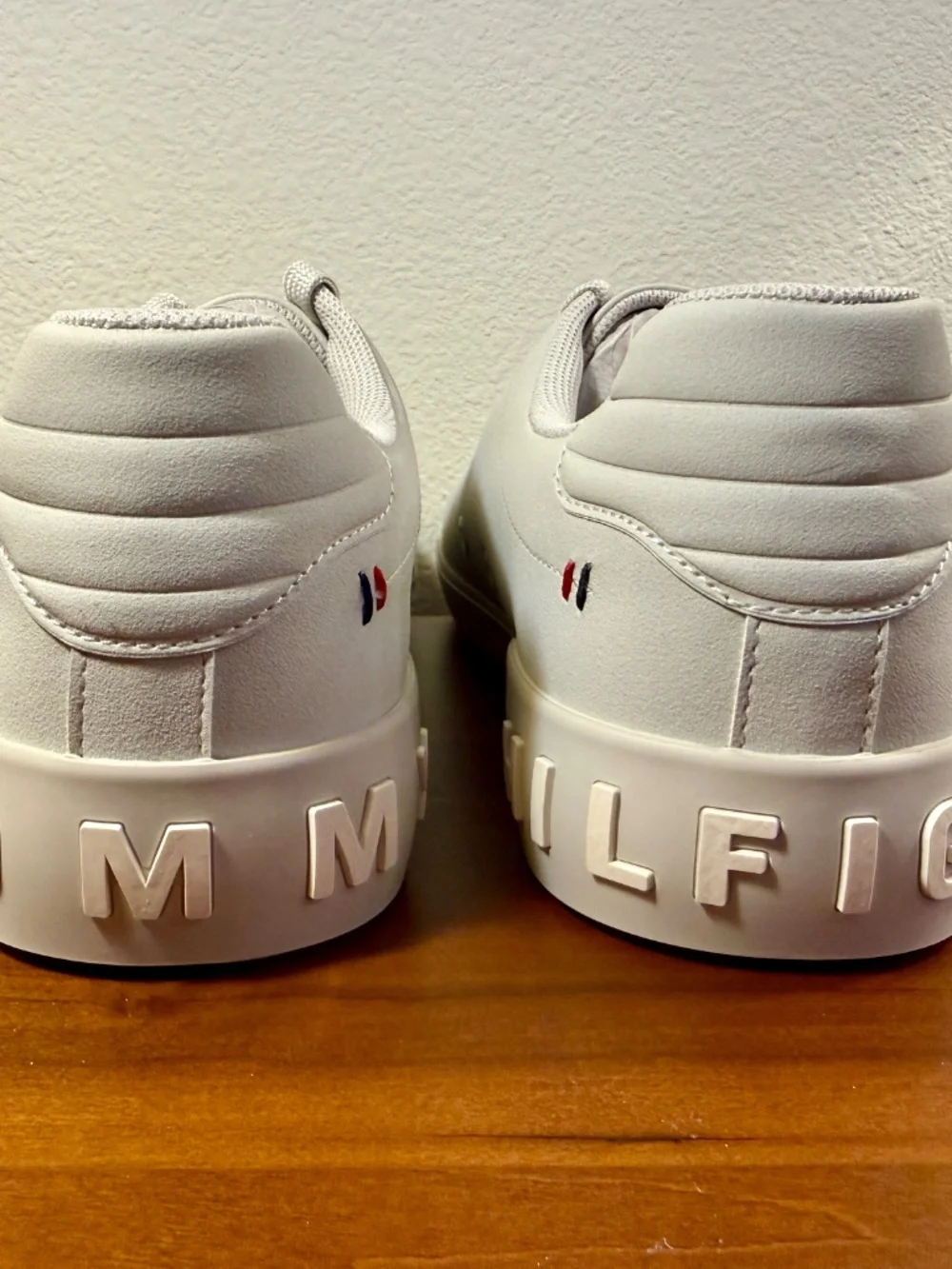 Tommy Hilfiger Men's Rezz Lace Up Low Top Sneakers Light Ice Grey Size 10.5 M